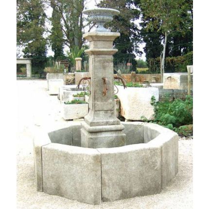 Französischer Antikbrunnen Arles