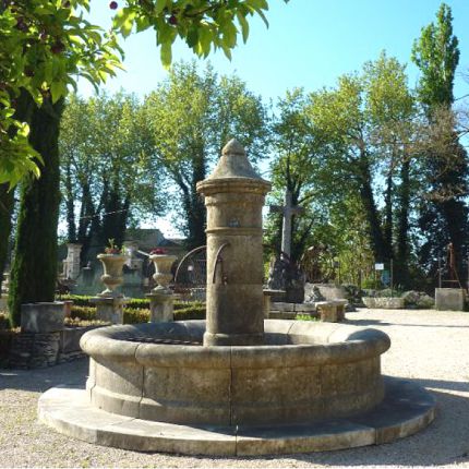 Französischer Antikbrunnen Central Stilbrunnen Bild 01