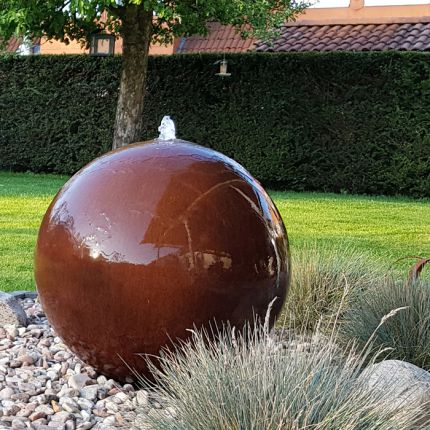 Gartenbrunnen-cortenstahl-kugelbrunnen-75cm