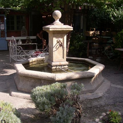 Naturstein Dorfbrunnen Lorent - Bild 01