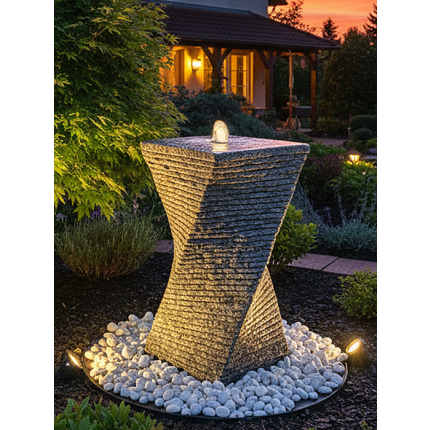 Gartenbrunnen aus Granit massive, gedrehte Wasserskulptur