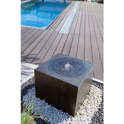 Granit Gartenbrunnen Modell Cubo