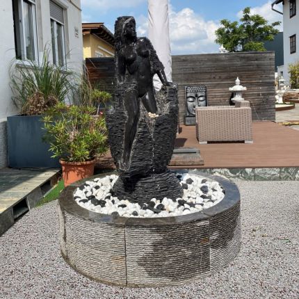 Gartenfigur Brunnen Skulptur Romi