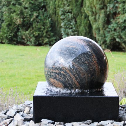 Schwimmender Granit Kugelbrunnen Halmstad