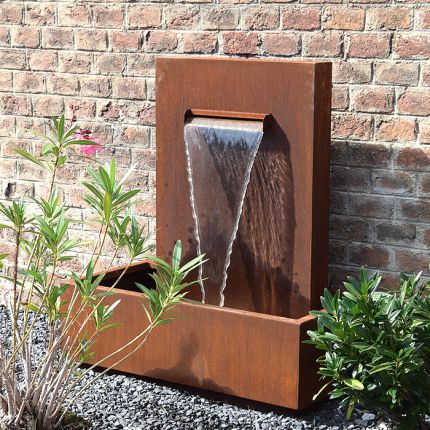 Terrassenbrunnen Wasserfall Cortenstahl Magenta Bild 02