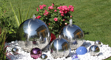 kugelbrunnen-edelstahl-front-image-gartenbrunnen
